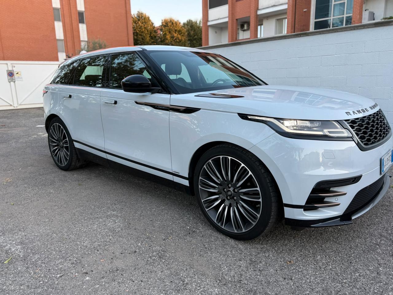 Land Rover Range Velar 2.0D I4 240 CV R-Dynamic S