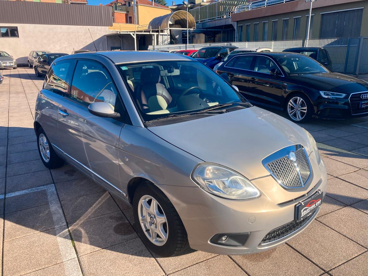 Lancia Ypsilon 1.4 Platino