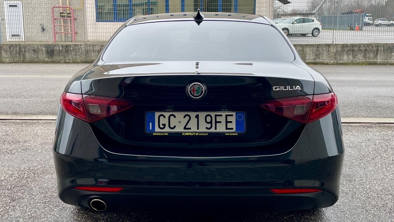 ALFA ROMEO GIULIA 2.2 TURBODIESEL EXECUTIVE 160CV - FULL LED, VETRI PRIVACY, CRUISE CONTROL