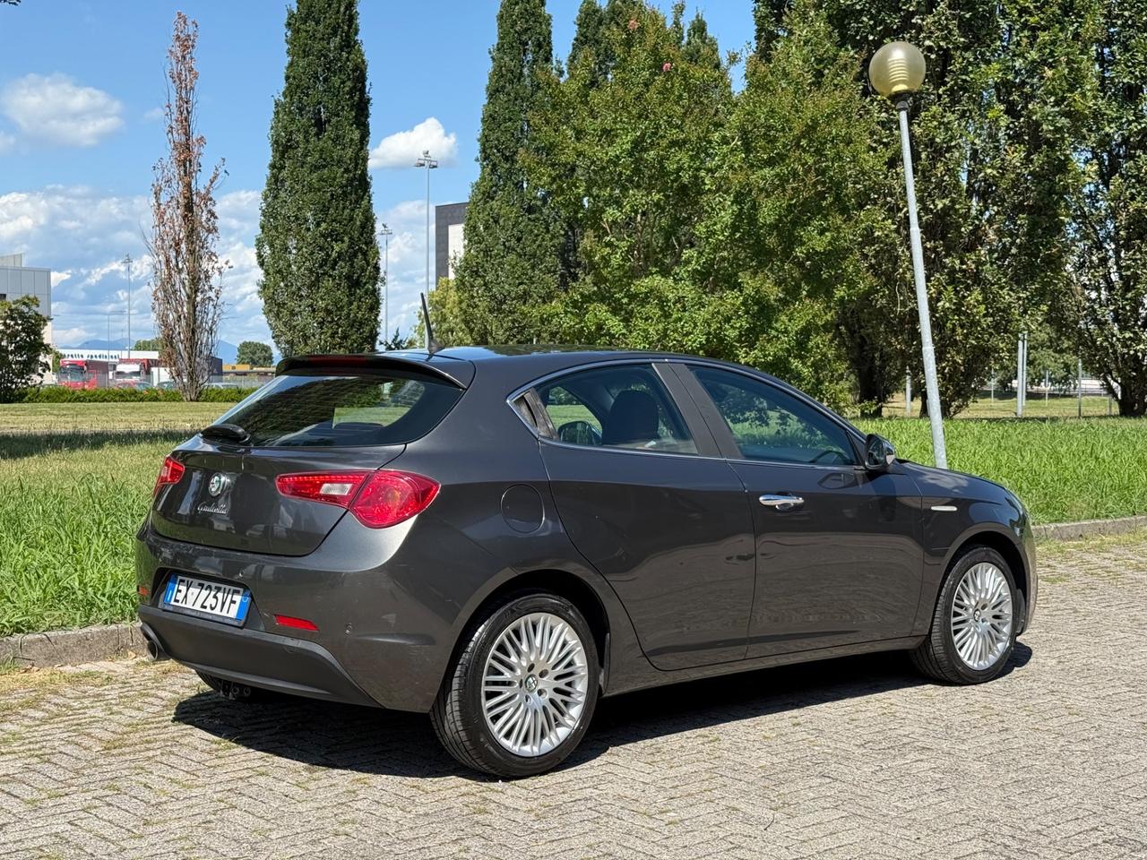 Alfa Romeo Giulietta 1.6 JTDm-2 105 CV Distinctive