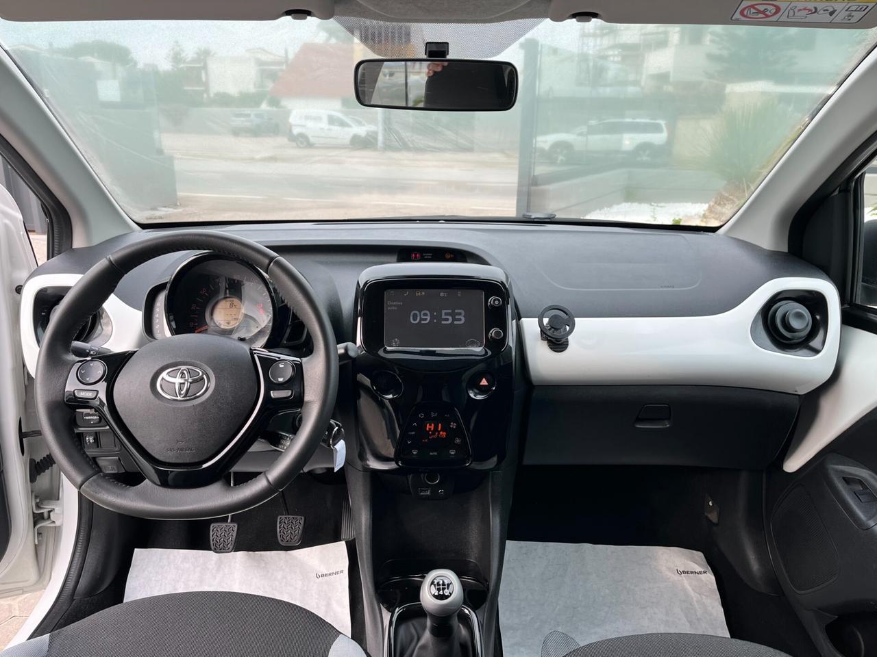 Toyota Aygo 1.0 VVT-i 69 CV 5 porte x-play