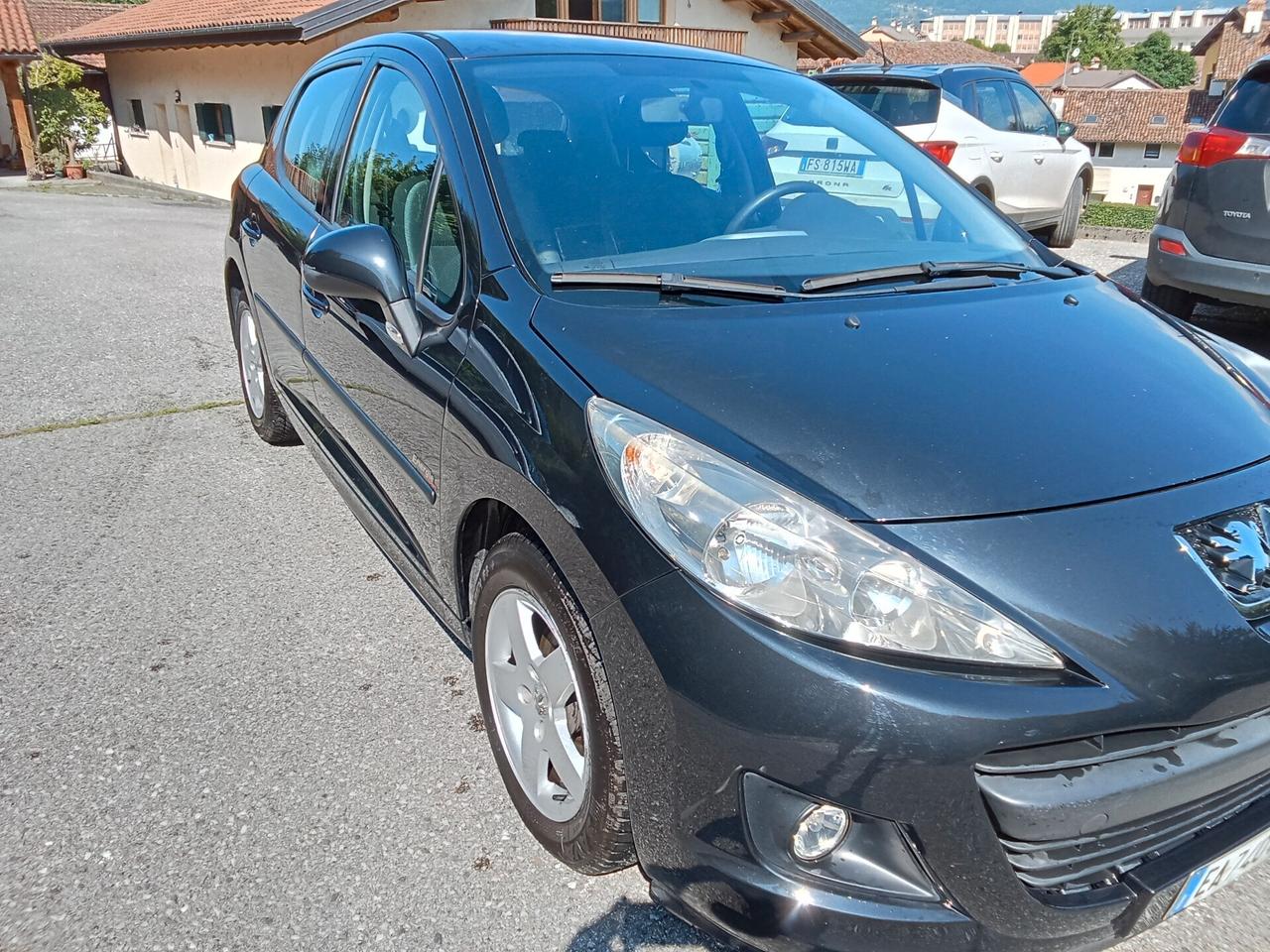 Peugeot 207 1.4 8V 75CV 5p. X Line