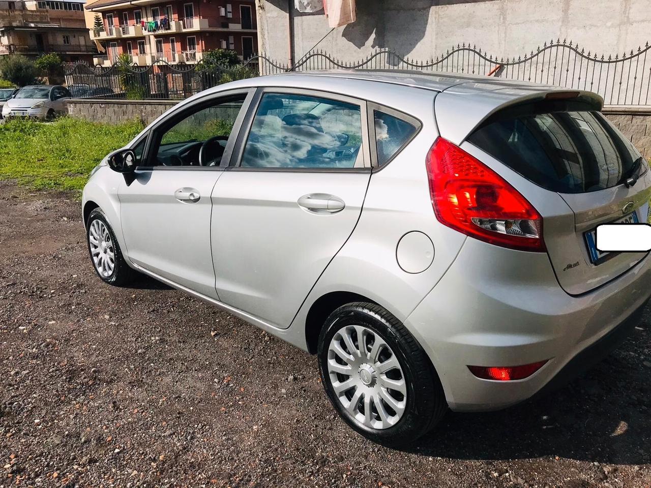 Ford Fiesta 1.4TDCI NEOPATENTATI CHIAMA 2010
