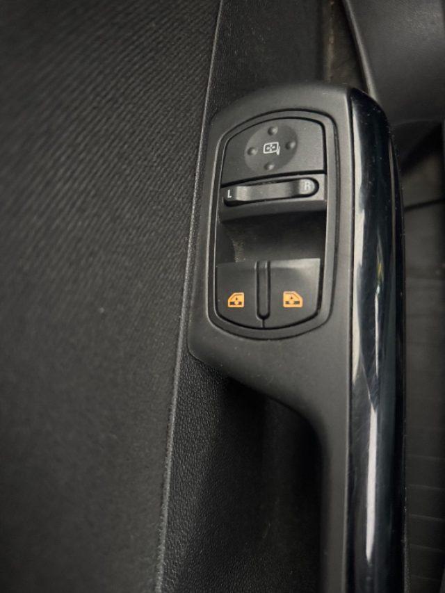 OPEL Corsa 1.2 5. porte Cosmo.