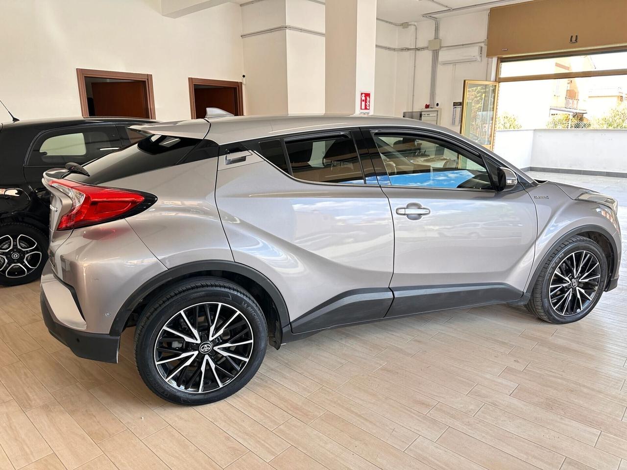 Toyota C-HR 1.8 Hybrid E-CVT Lounge