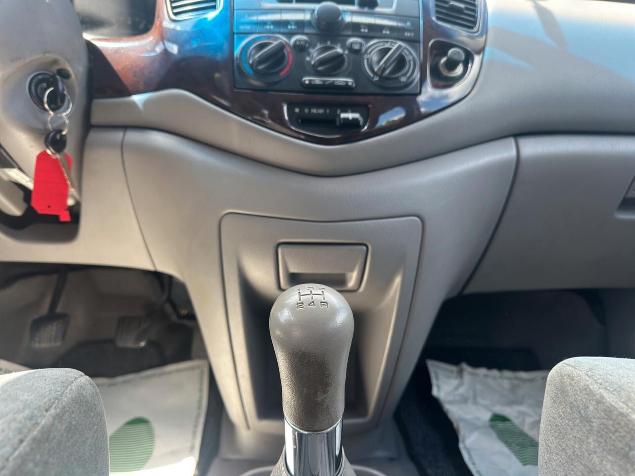 Mazda MPV 2.0i 16V cat