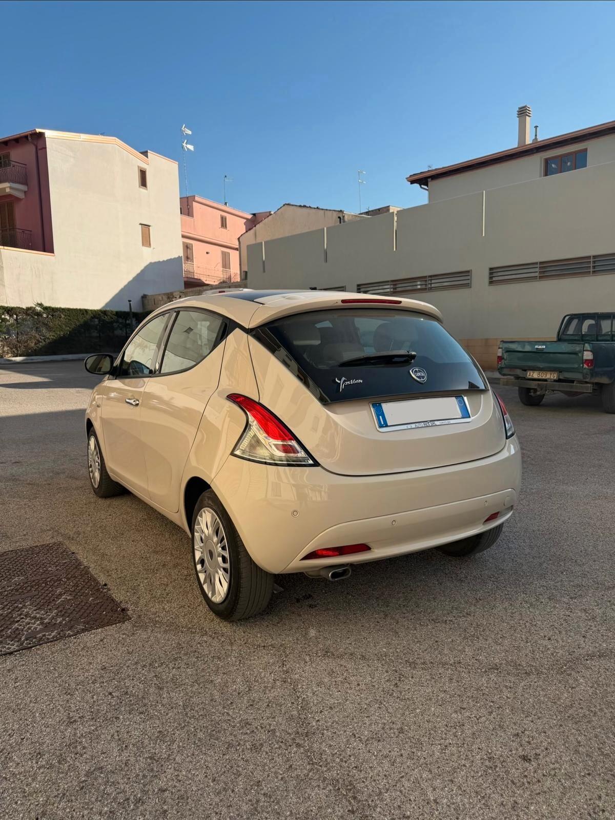 Lancia Ypsilon 1.2 69 CV 5 porte GPL Ecochic Gold