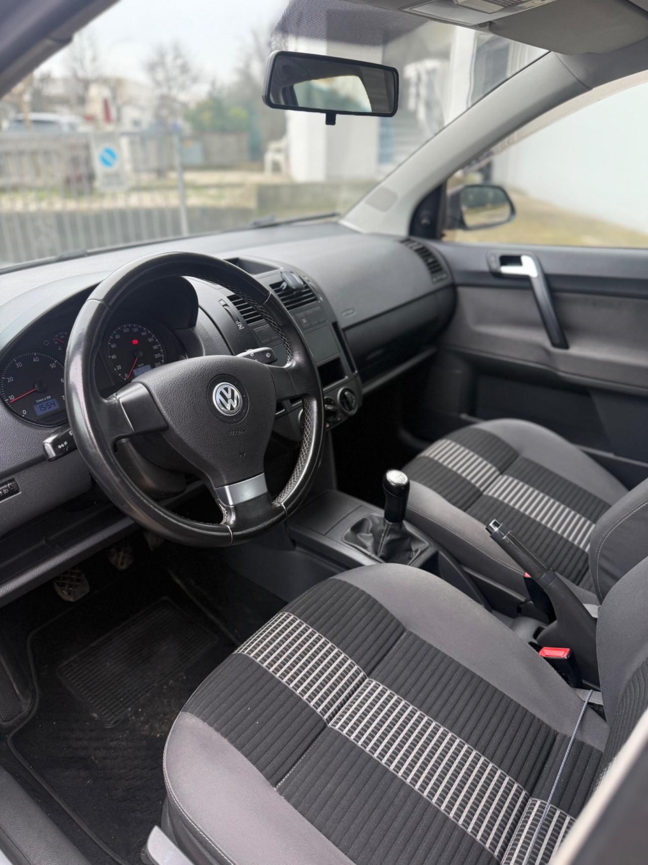 Volkswagen Polo 1.4 5P. 2009 POCHI KM NEOPATENTATI