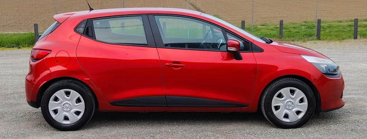 Renault Clio 1.2 75CV 5 porte Costume National