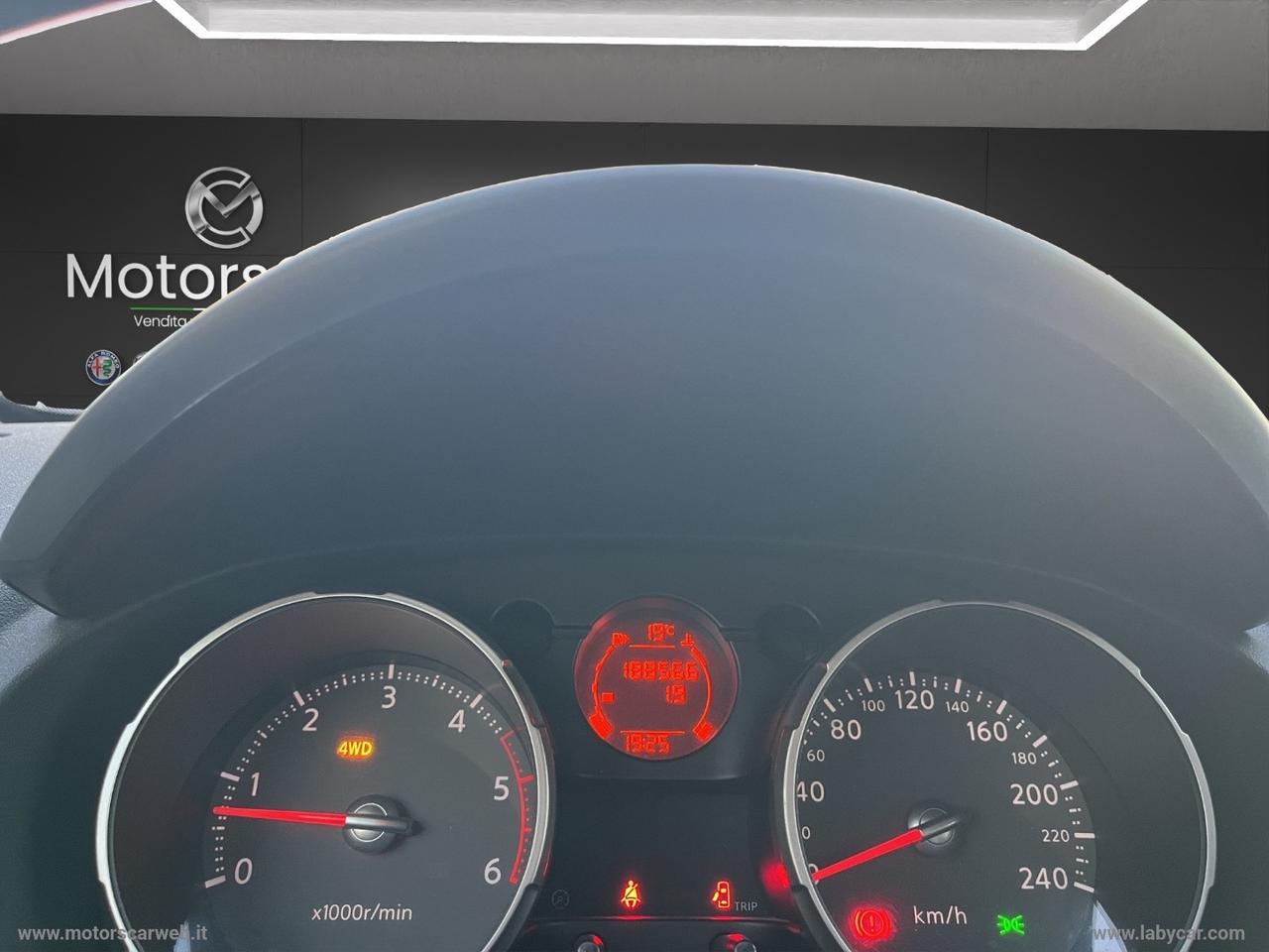 NISSAN Qashqai 2.0 dCi DPF 4WD Acenta
