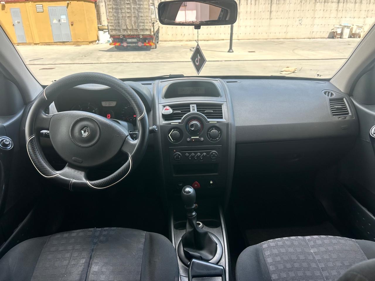 Renault Megane Mégane 1.5 dCi/105CV 4 porte Luxe