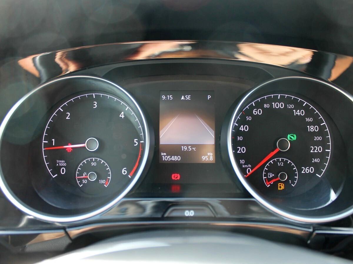Volkswagen Touran 2.0 TDI 150 CV SCR DSG Executive BlueMotion Tech.7p Nav PDC UNIPRO IVA DEDUC.