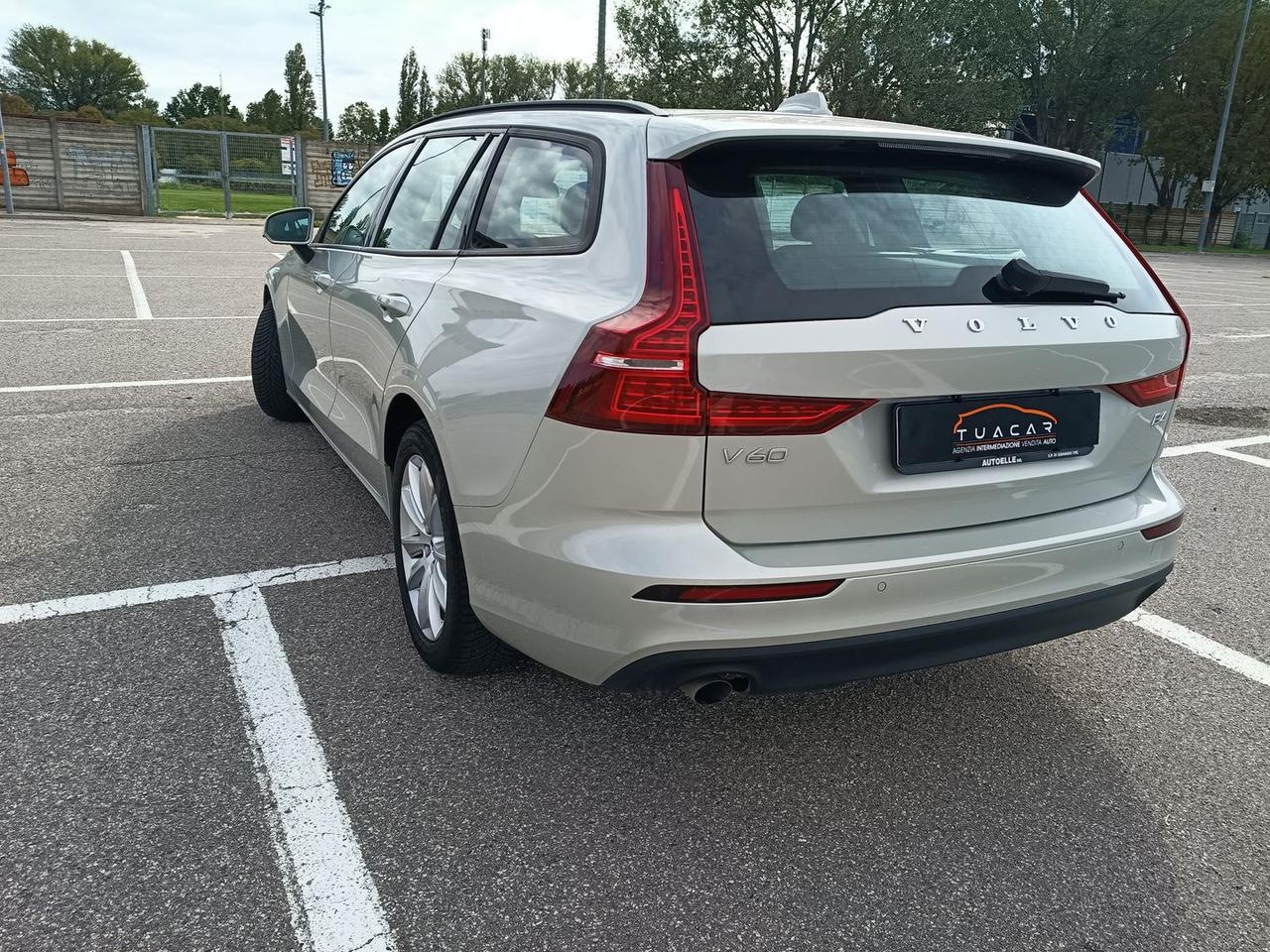 Volvo V60 momentum business pro 2.0 b4 mhev #12002