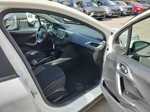 Peugeot 2008 PureTech 82 Active ** NEOPATENTATI **