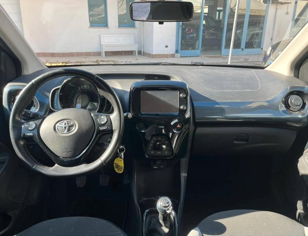 Toyota Aygo 1.0 x-play 5p my15