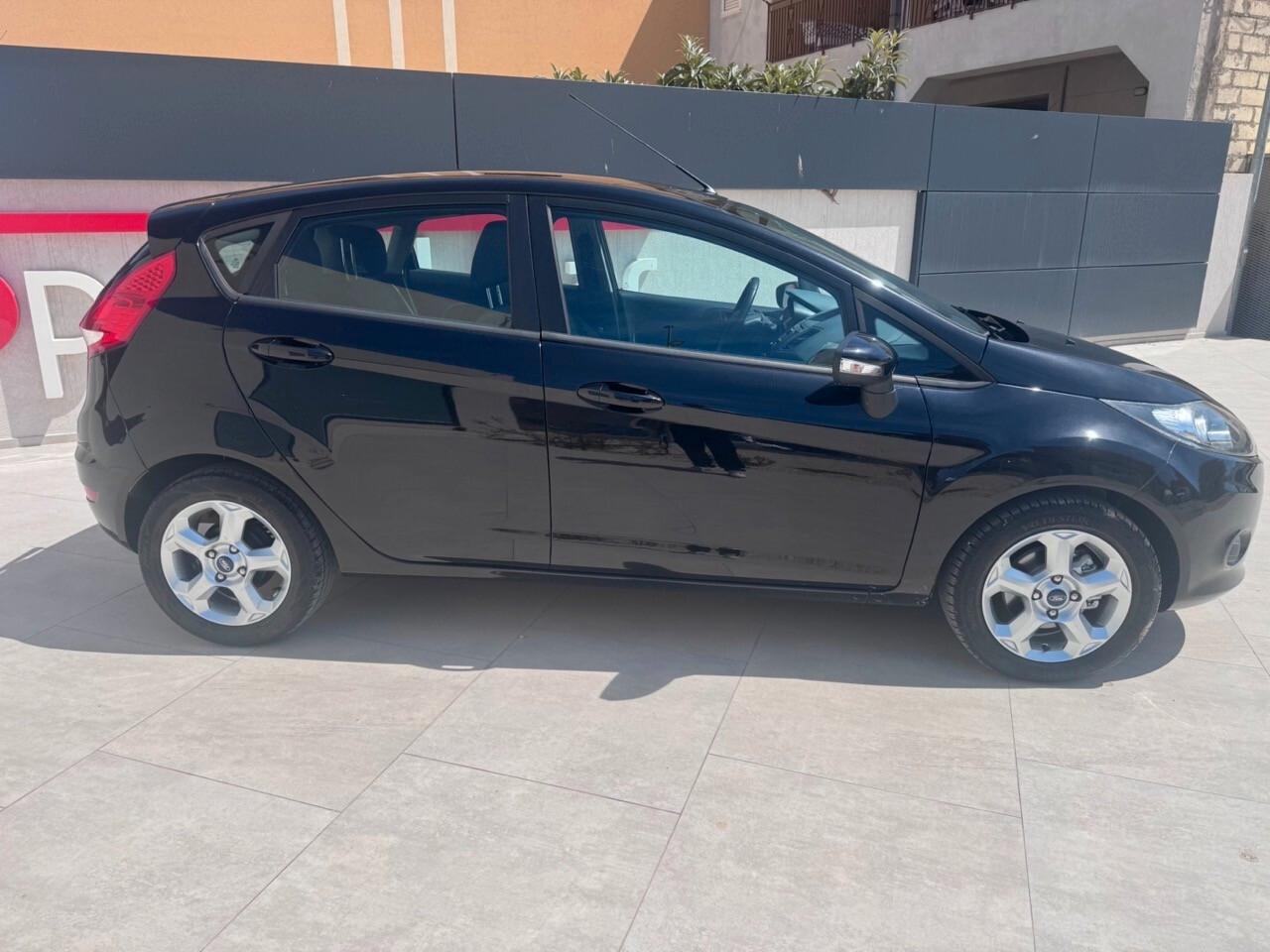 Ford Fiesta 1.4 TDCi 5p. Ghia