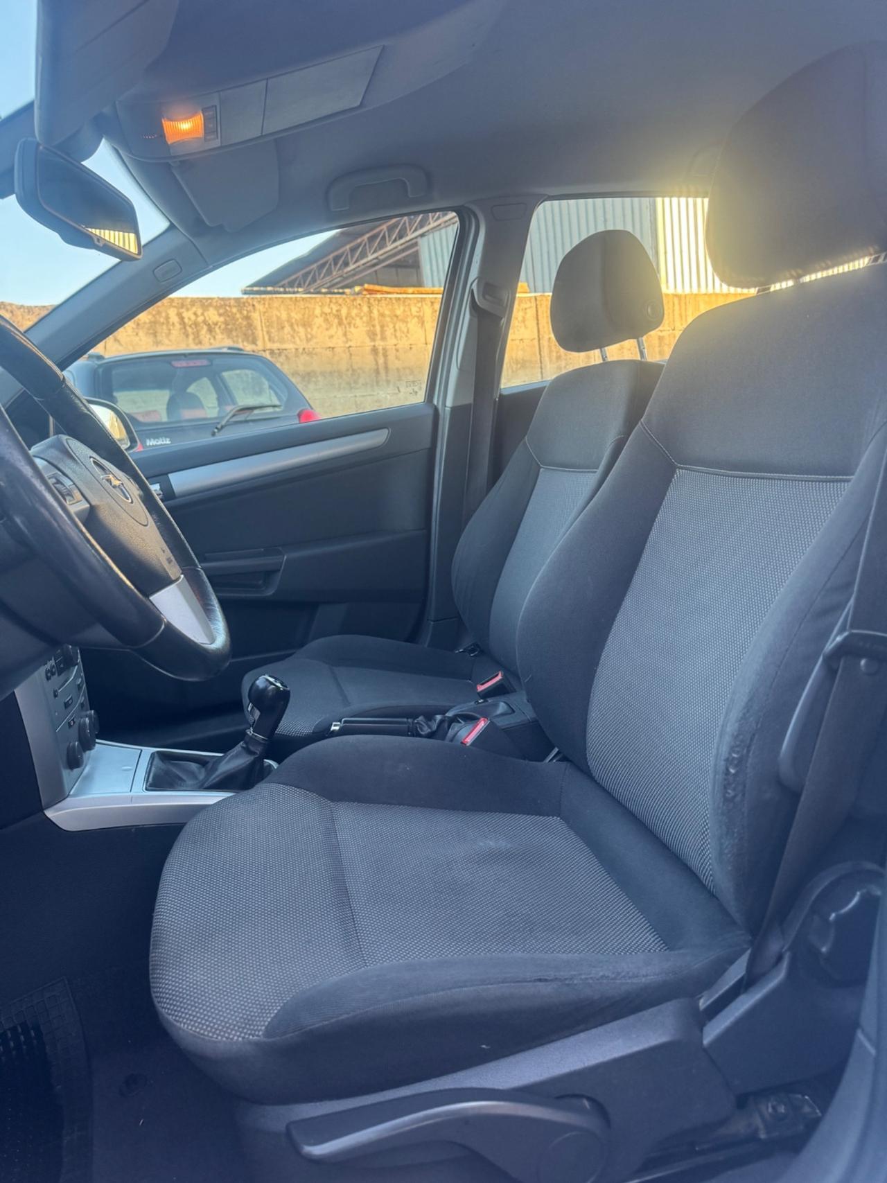 Opel Astra 1.4 16V GPL-TECH 5 porte Enjoy