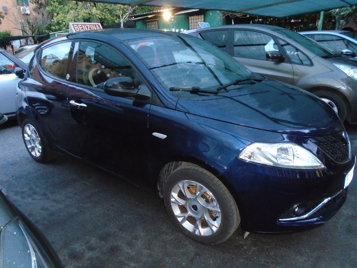 Ypsilon '16 E6 OPEN. EDITION 80000 KM OK NEOP.