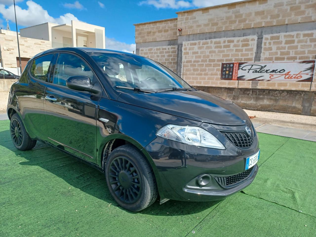 Lancia Ypsilon 1.0 FireFly 5 porte S&S Hybrid Alberta Ferretti