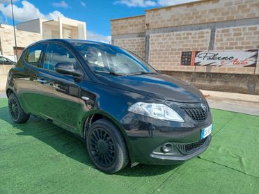 Lancia Ypsilon 1.0 FireFly 5 porte S&S Hybrid Alberta Ferretti