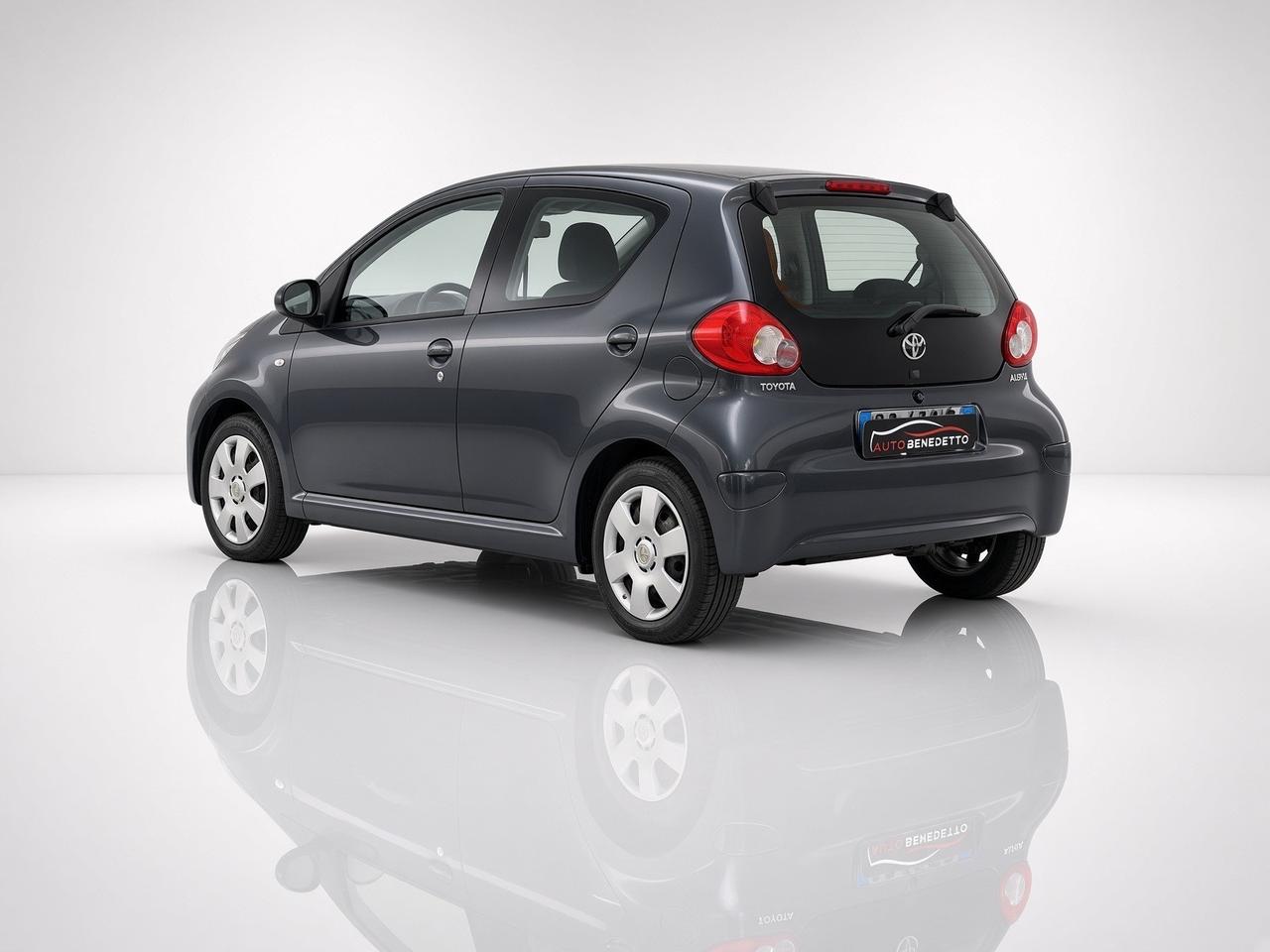 Toyota Aygo 1.0 12V VVT-i 5 porte 2006