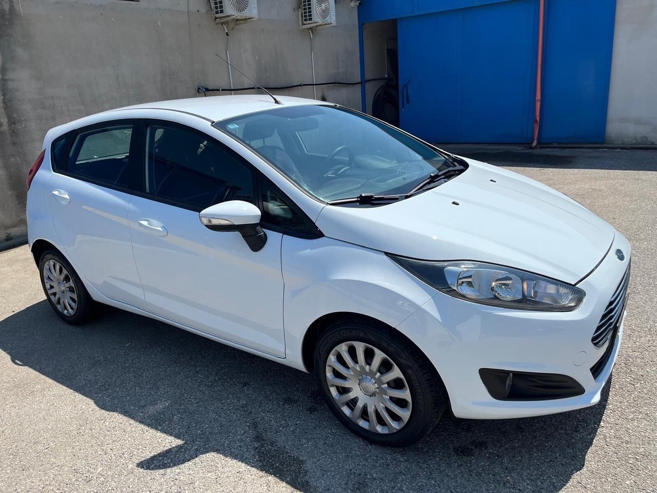 Ford fiesta 5P-1.5 tdci/75 cv-full-2013