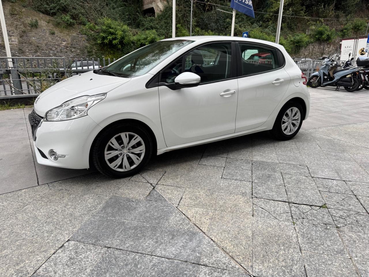 PEUGEOUT 208 1.6 HDI 92 CV NEOPATENTATI