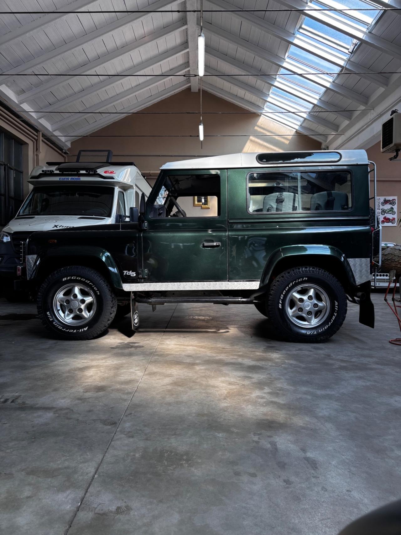 Land Rover Defender 90 2.5 Td5