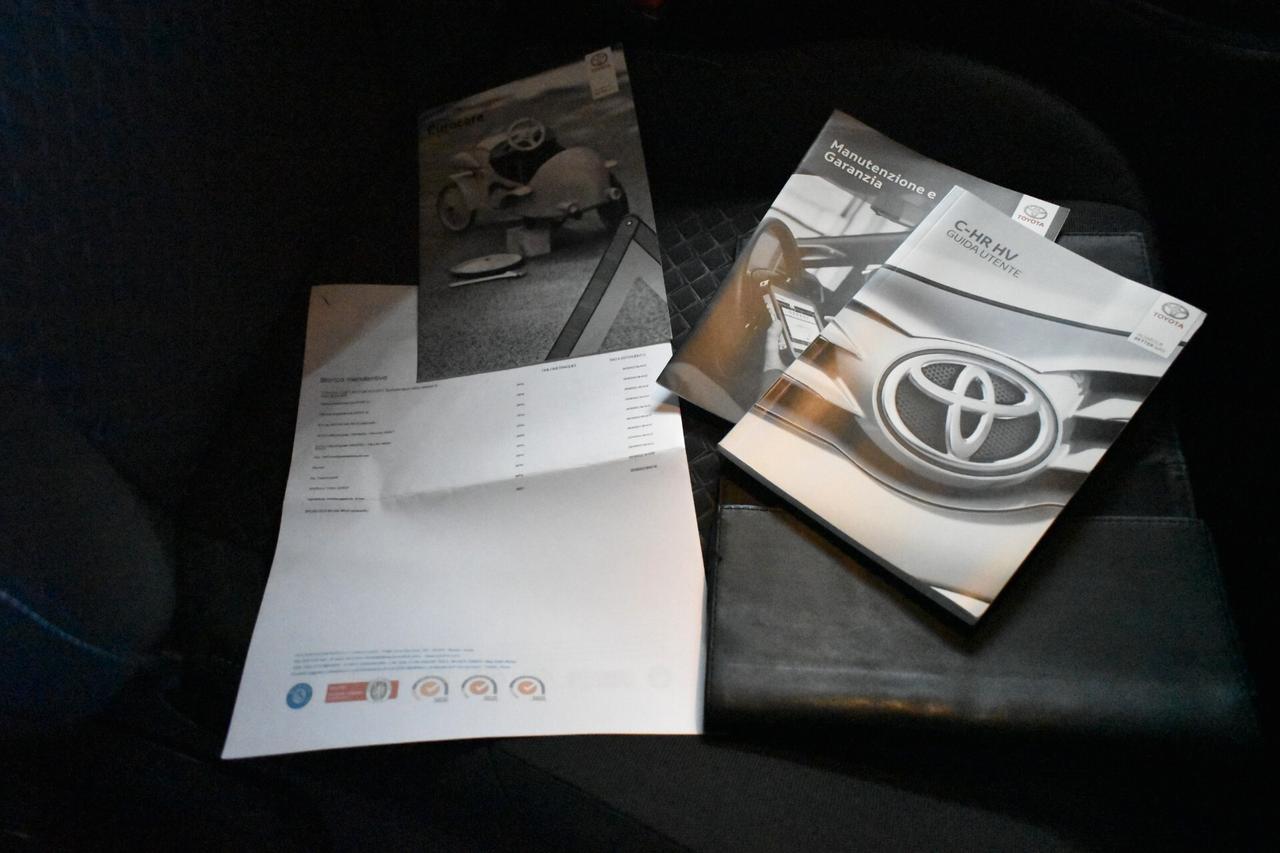 Toyota C-HR 1.8 Hybrid E-CVT Business