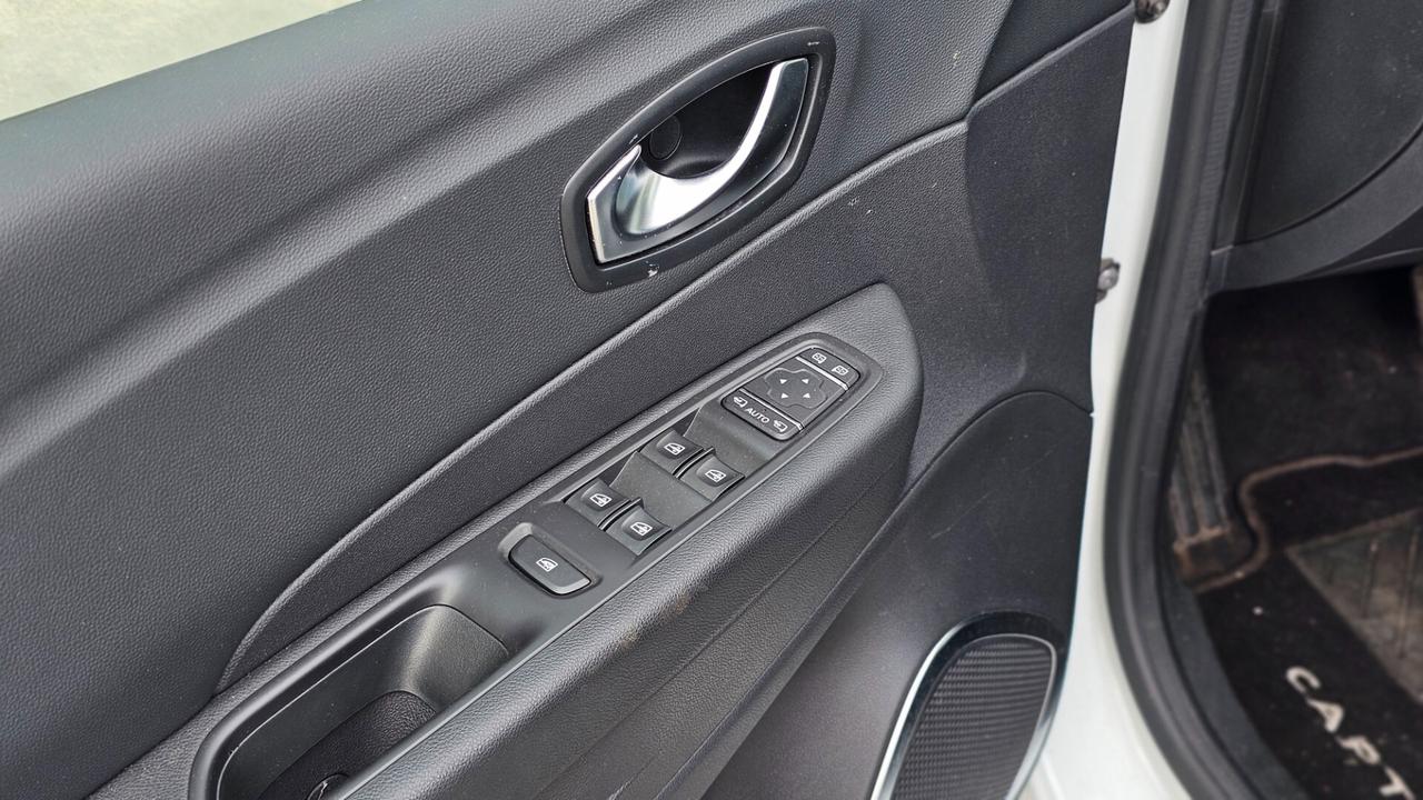 Renault Captur dCi 8V 90 CV EDC Initiale Paris