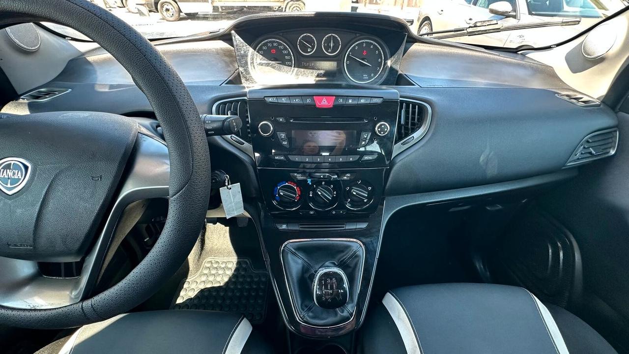Lancia Ypsilon 1.2 69 CV 5 porte GPL Ecochic Silver UNICO PROPRIETARIO KM CERTIFICATI