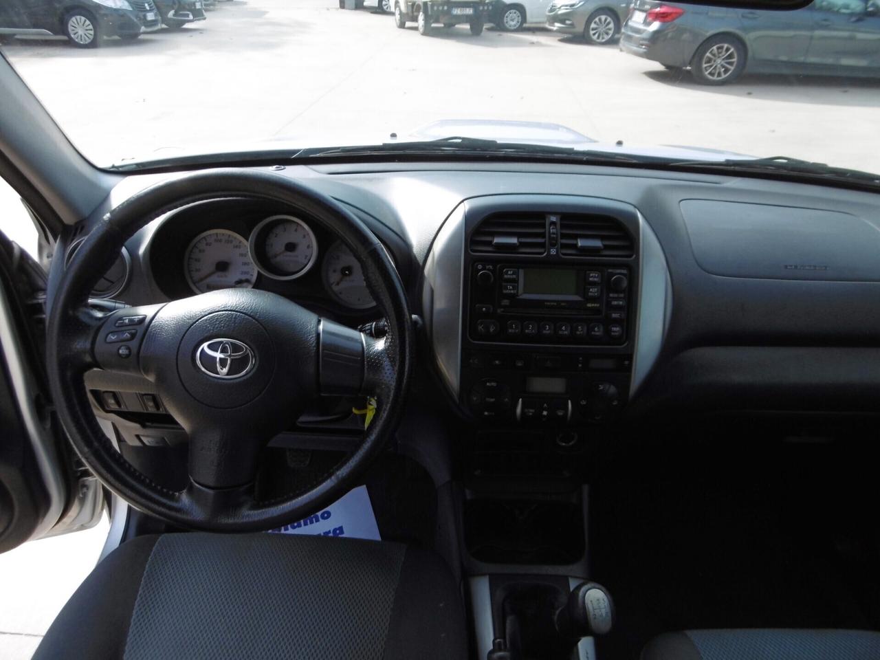 Toyota RAV 4 RAV4 2.0 Tdi D-4D cat 3 porte Sol