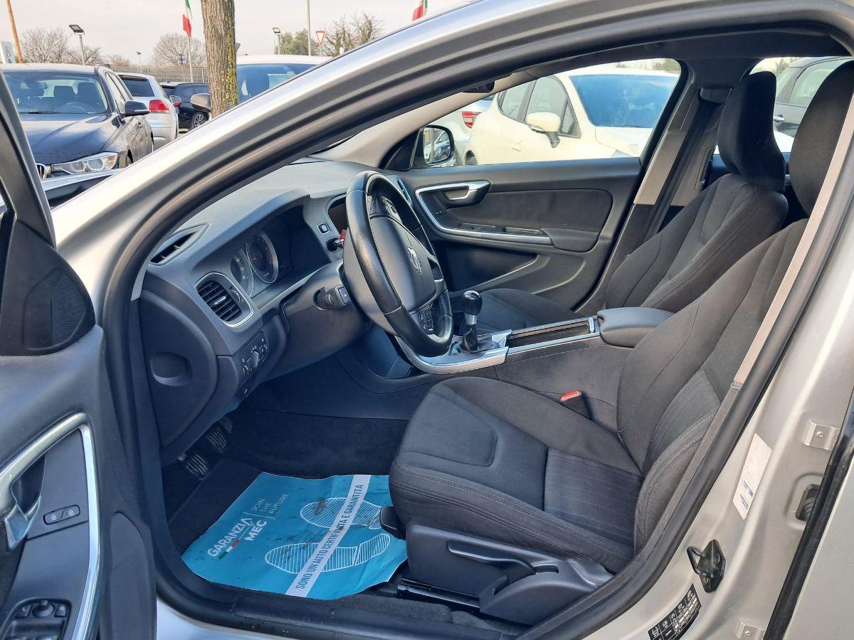 VOLVO - V60 - D2 Summum