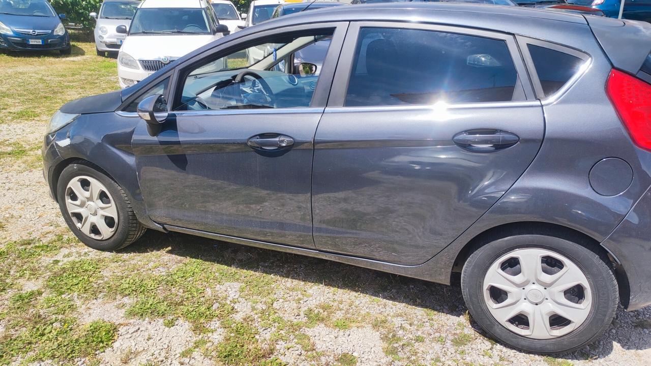 Ford Fiesta 1.4 GPL titanium