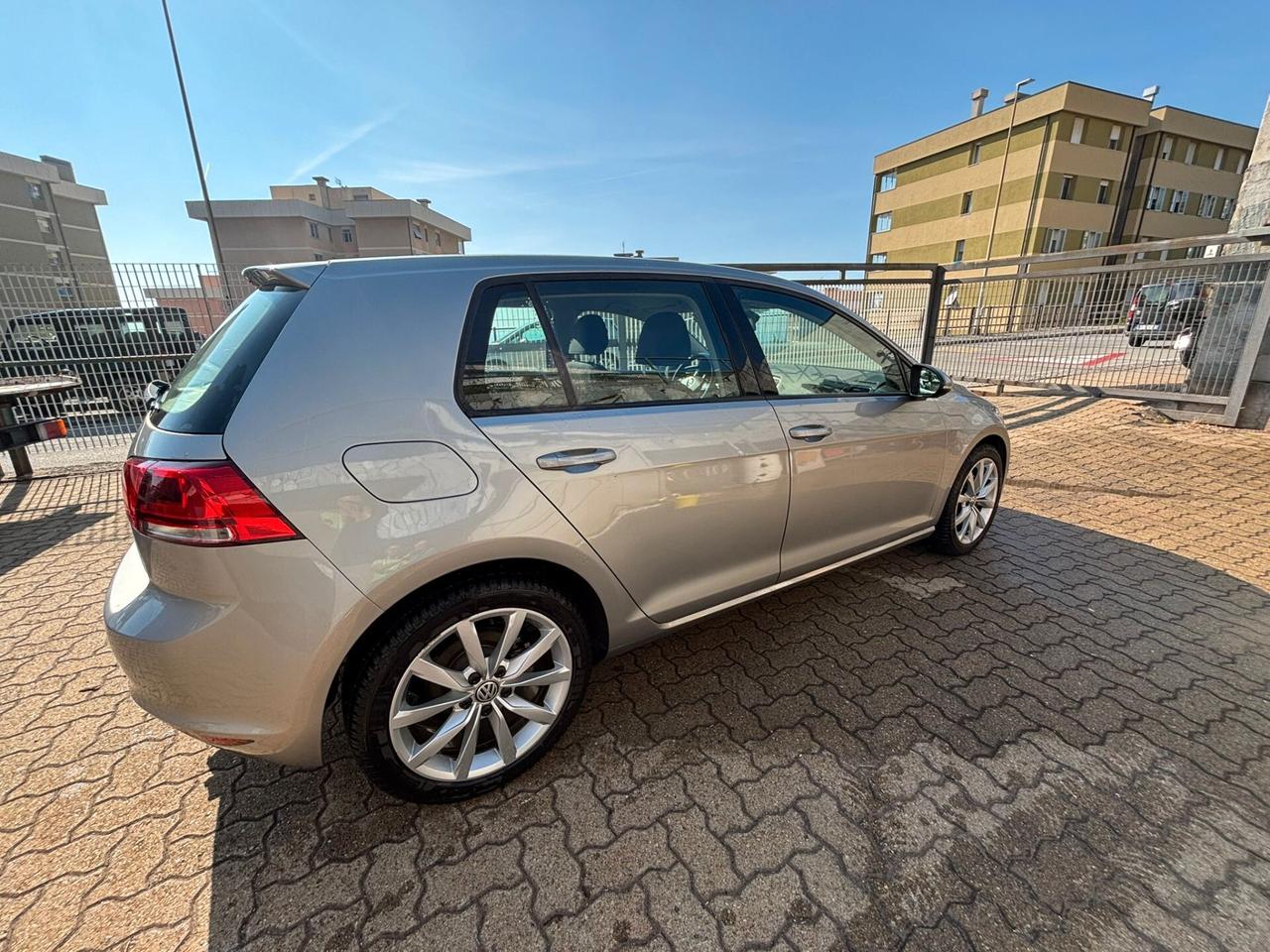 Volkswagen Golf 2.0 TDI 5p. Highline BlueMotion Technology