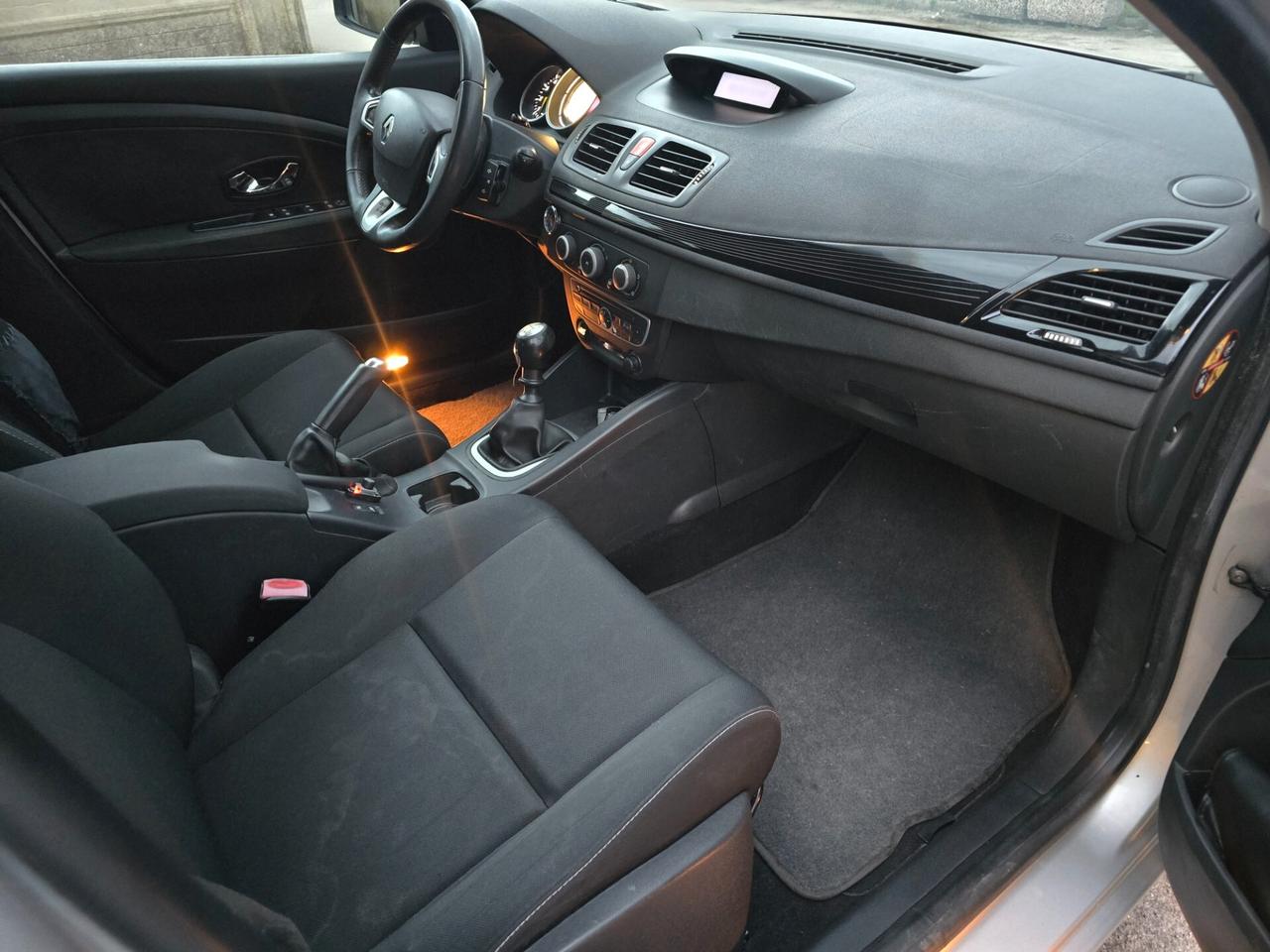 Renault Mégane 1.5 dCi 110CV SporTour 2012