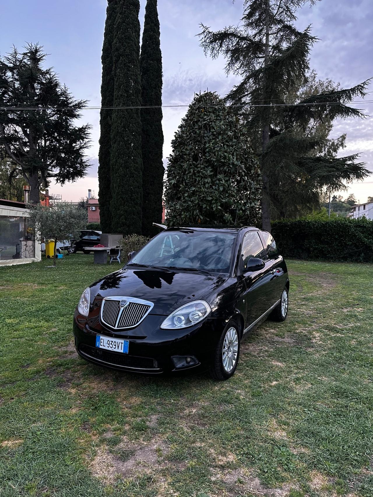 Lancia Ypsilon 1.2 69 CV Platinum 80.000km !