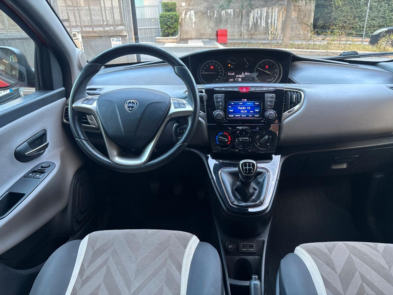 Lancia Ypsilon 1.2 69 CV 5 porte Platinum PREZZO REALE