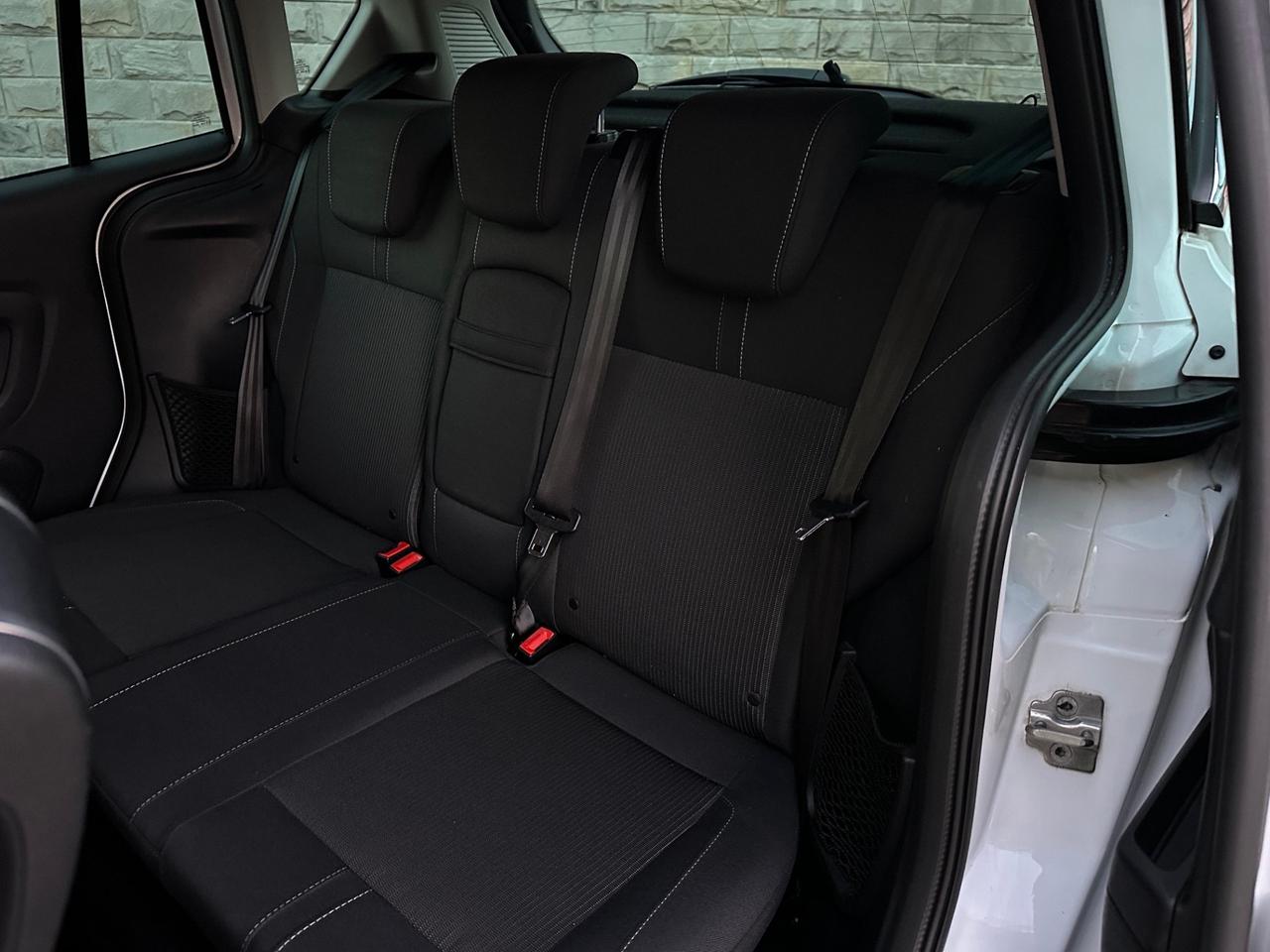 Ford B-Max 1.4 90 CV GPL Titanium Neopatentati