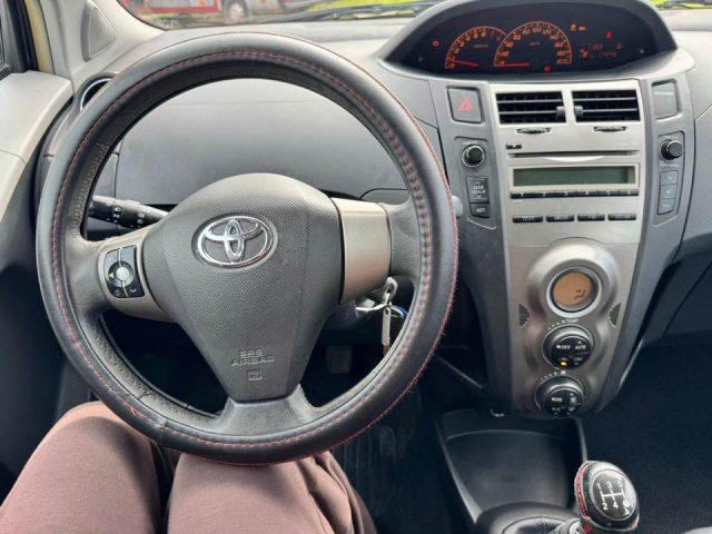 TOYOTA Yaris 1.0 5 porte Sol