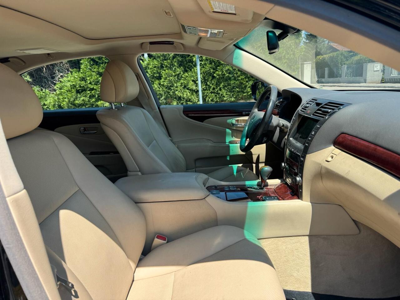 Lexus LS 600 600h
