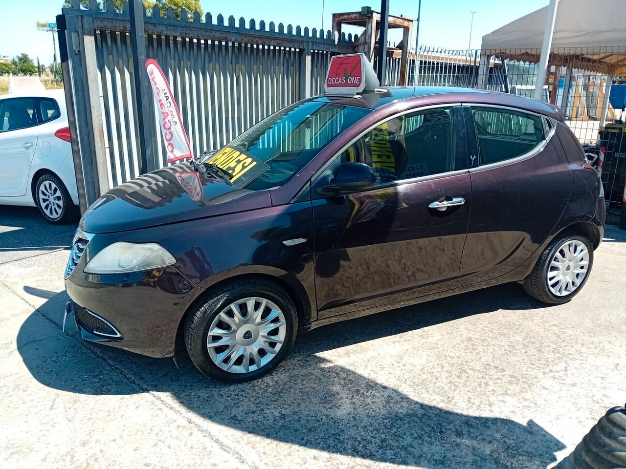 Lancia Ypsilon 0,9 TwinAir 85 CV 5 p silver berlina 2 volumi**NUOVO ARRIVO**