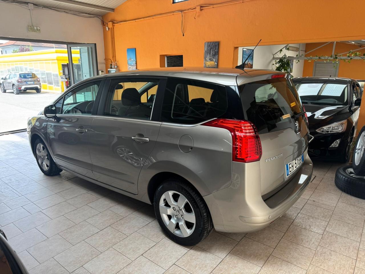 Peugeot 5008 2.0 HDi 150CV Business