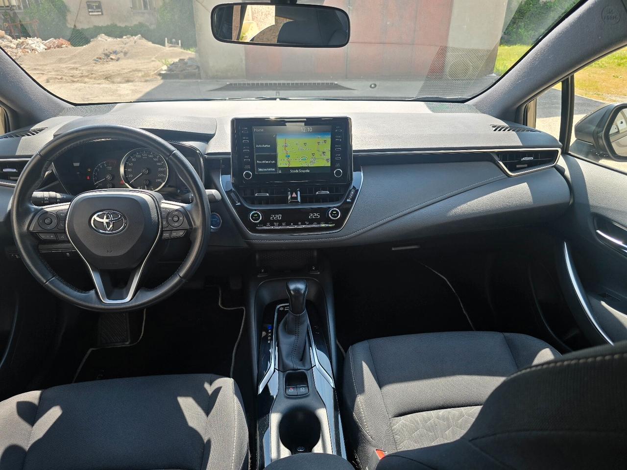 Toyota Corolla 1.8 Hybrid Business