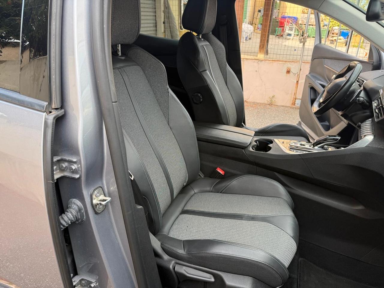 Peugeot 3008 HDi 130 S&S EAT8 Allure