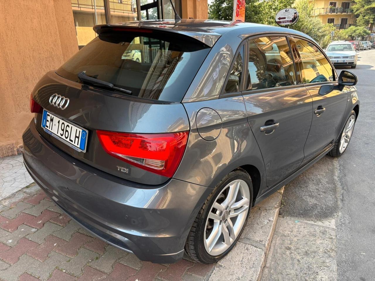 Audi A1 SPB 1.6 TDI S-LINE