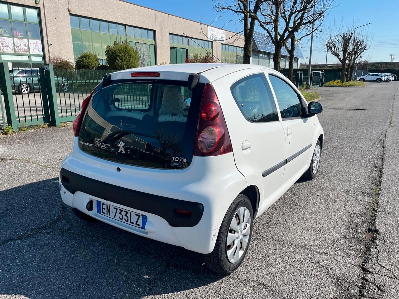 Peugeot 107 1.0 68CV 5p. Superga