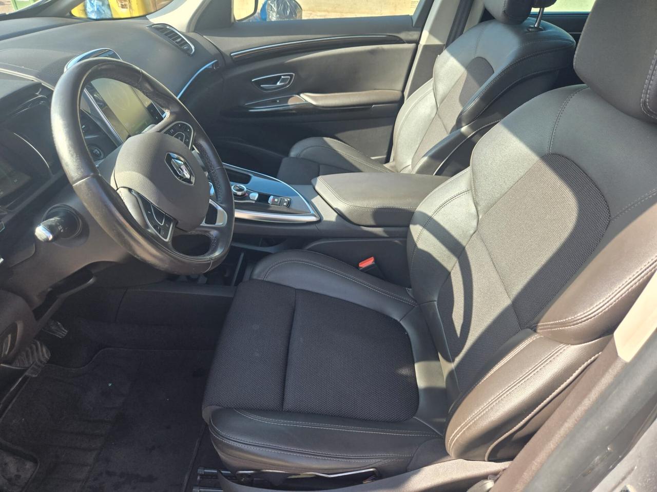 Renault Espace dCi 160CV EDC Energy Initiale Paris 4Control