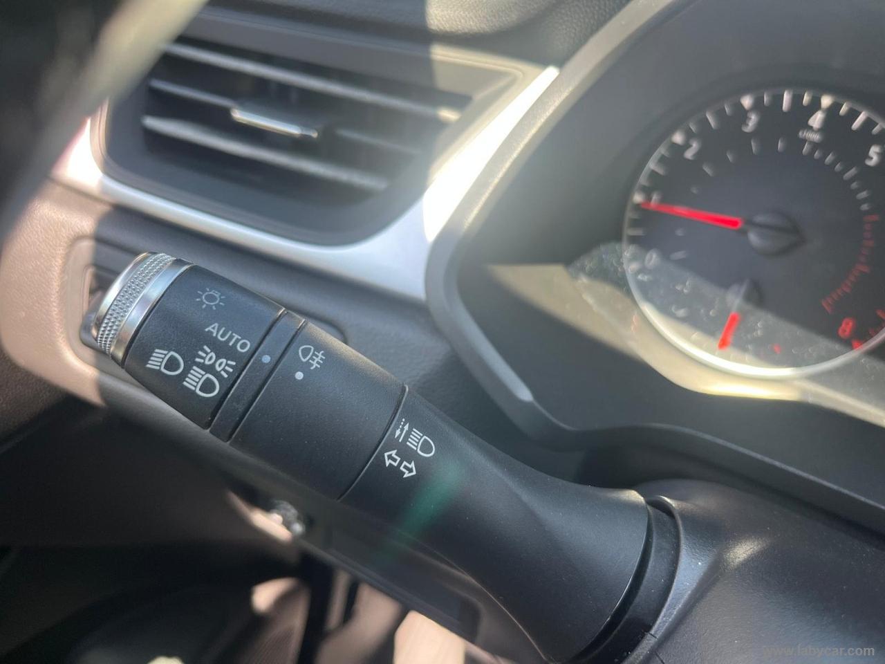 RENAULT Captur TCe 12V 100 CV GPL Zen