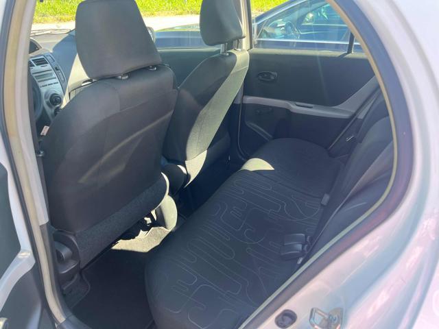 TOYOTA Yaris 1.0 5 porte Sol